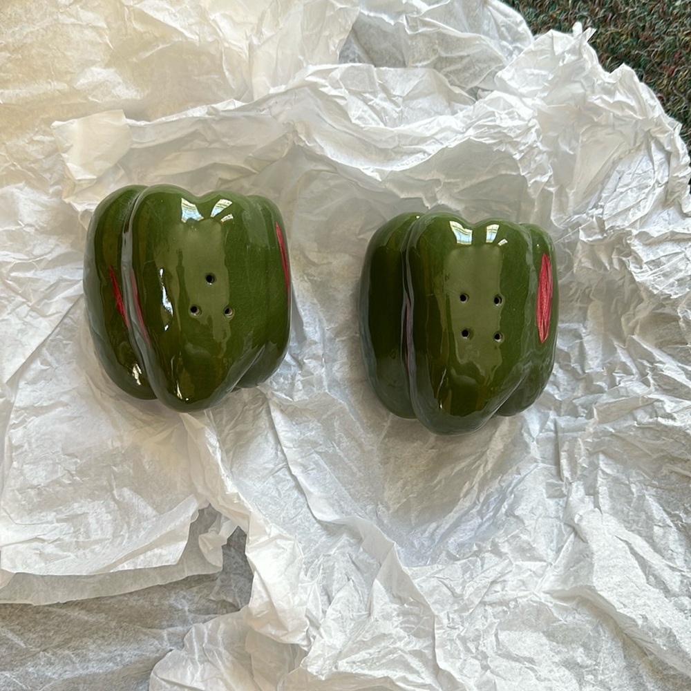 Hand Painted Vintage Ceramic "green Pepper" Salt & Pepper Shakers